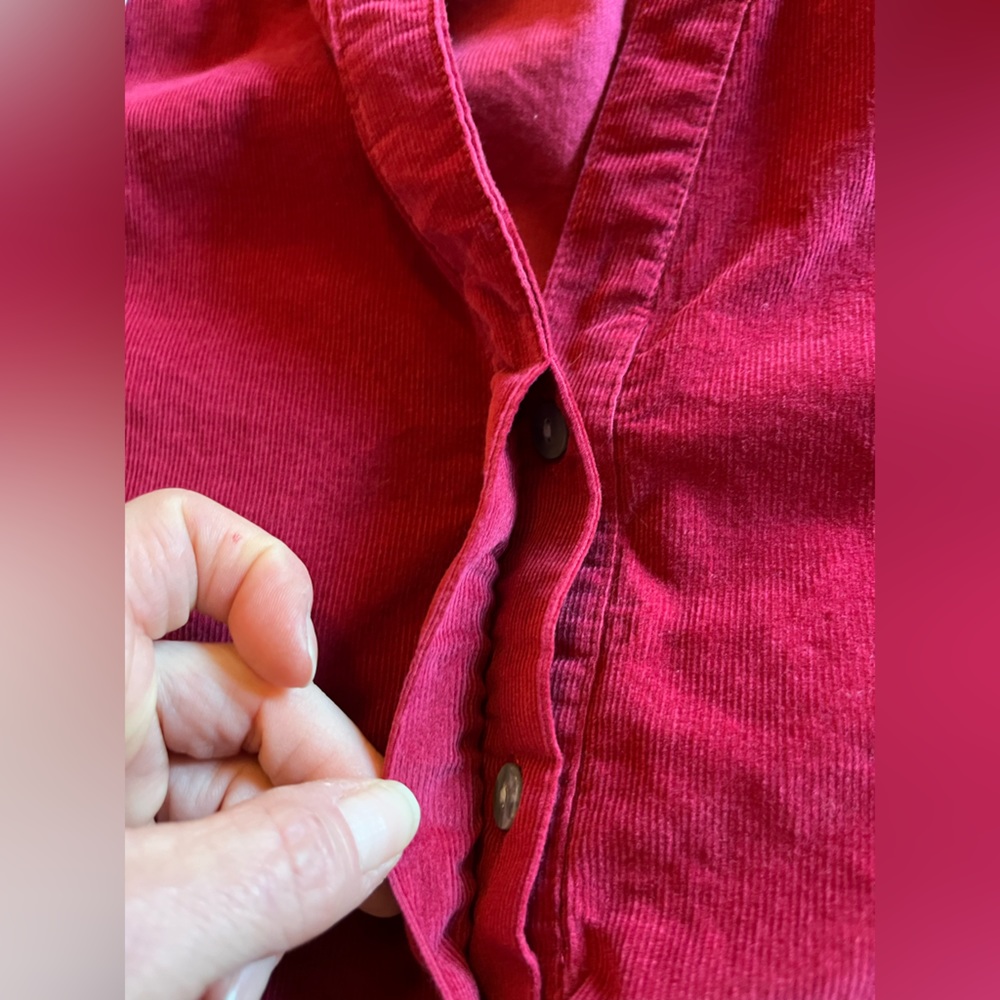 Universal Thread Women’s Burgundy Red Corduroy Blouse size Small EUC long sleeve - Picture 6 of 14